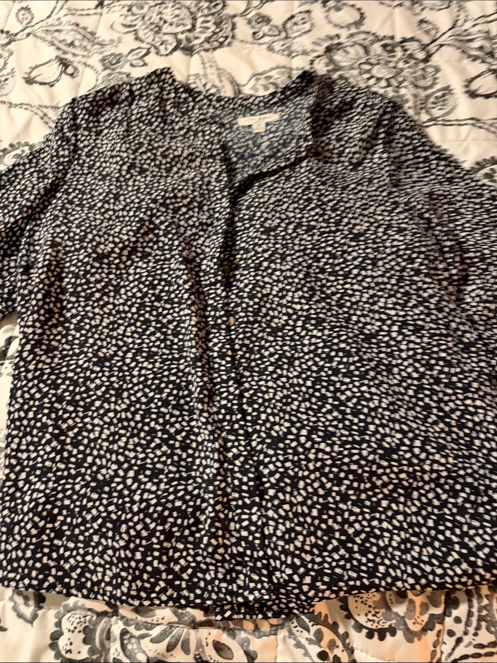 Womens Blue and White Printed Button-Up Top size M